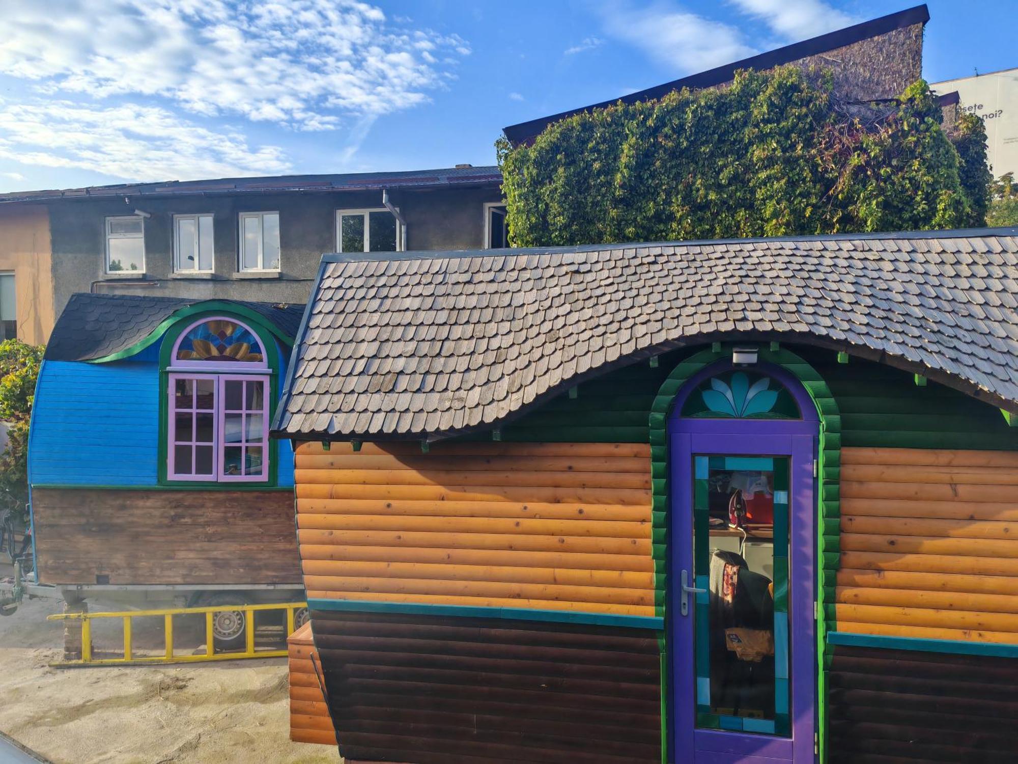 Downtown Tiny Houses Near Cismigiu Gardens Бухарест Экстерьер фото