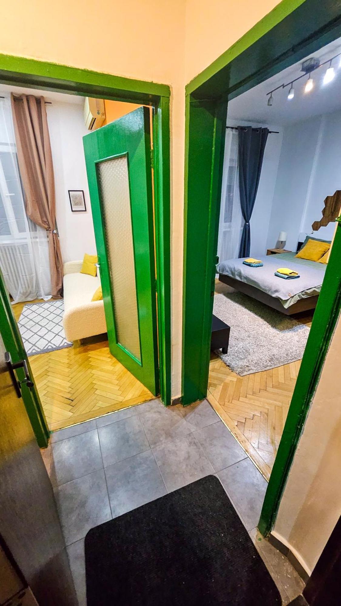 Downtown Tiny Houses Near Cismigiu Gardens Бухарест Экстерьер фото